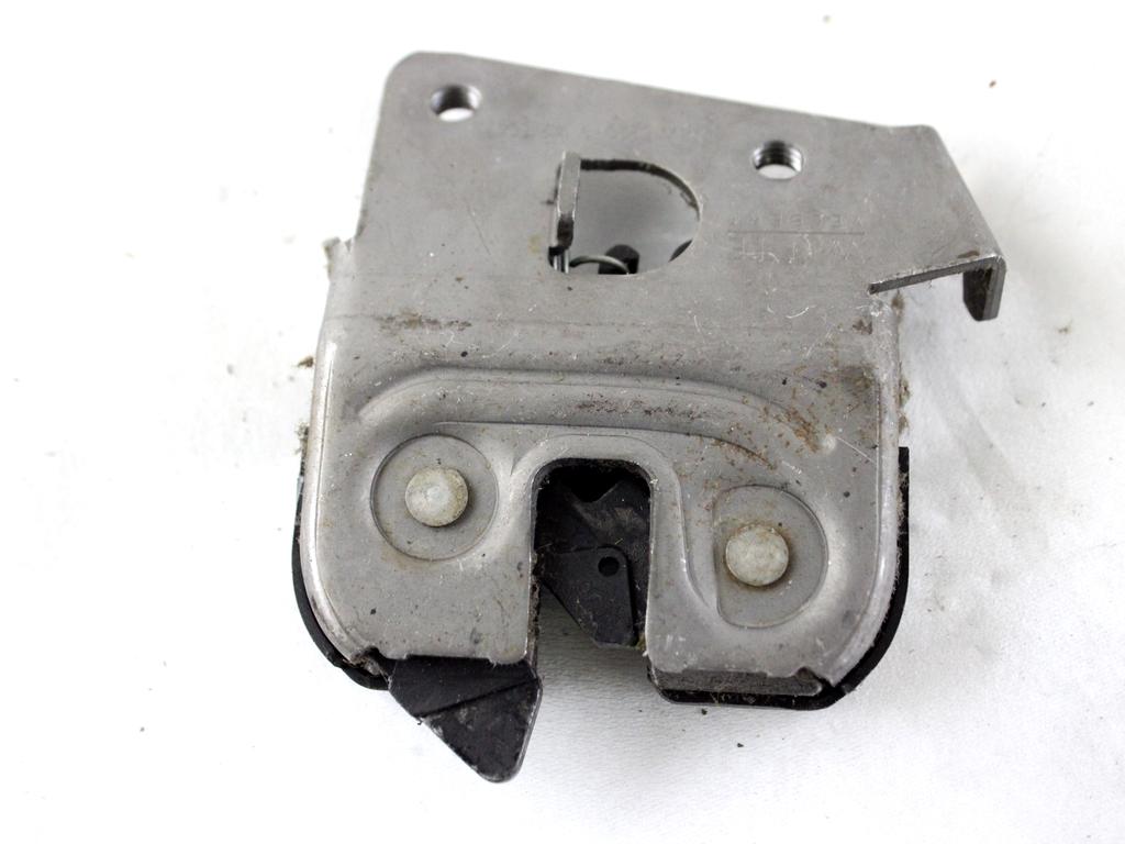 52207112864 AGGANCIO SERRATURA SEDILE POSTERIORE LATO DESTRO BMW SERIE 1 123D E82 2.0 D 150KW 6M 2P (2009) RICAMBIO USATO