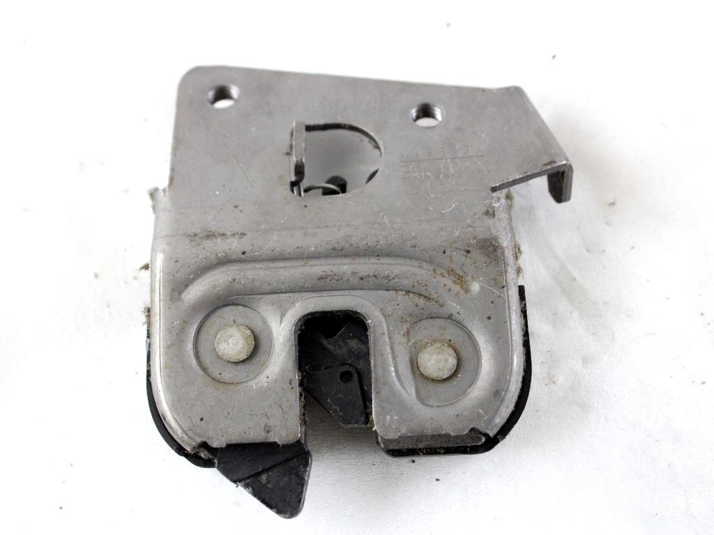 52207112864 AGGANCIO SERRATURA SEDILE POSTERIORE LATO DESTRO BMW SERIE 1 123D E82 2.0 D 150KW 6M 2P (2009) RICAMBIO USATO