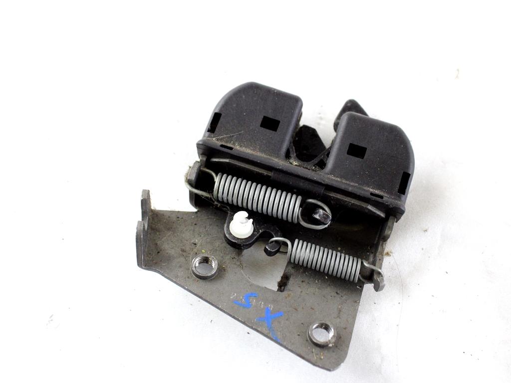 52207112863 AGGANCIO SERRATURA SEDILE POSTERIORE LATO SINISTRO BMW SERIE 1 123D E82 2.0 D 150KW 6M 2P (2009) RICAMBIO USATO