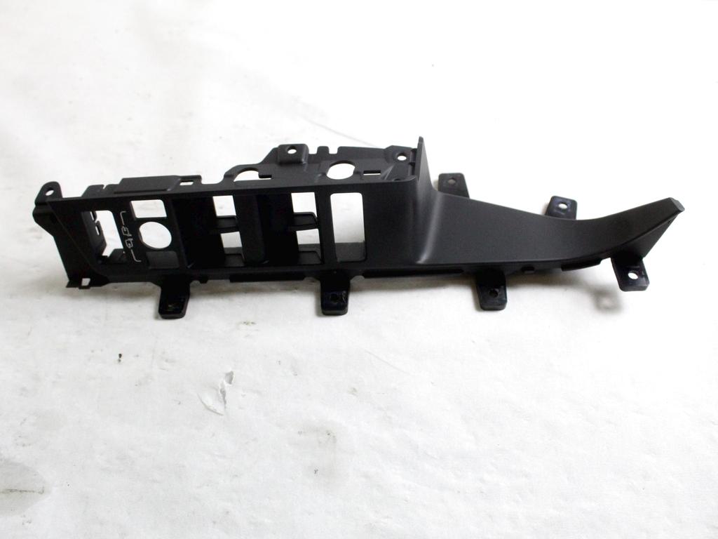 LR135007 MASCHERINA RIVESTIMENTO COMANDI PANNELLO PORTA ANTERIORE SINISTRA LAND ROVER RANGE ROVER EVOQUE L551 MHEV 2.0 I 4X4 110KW AUT 5P (2019) RICAMBIO USATO 