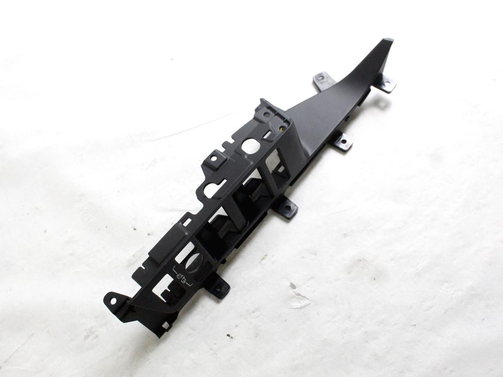 LR135007 MASCHERINA RIVESTIMENTO COMANDI PANNELLO PORTA ANTERIORE SINISTRA LAND ROVER RANGE ROVER EVOQUE L551 MHEV 2.0 I 4X4 110KW AUT 5P (2019) RICAMBIO USATO 