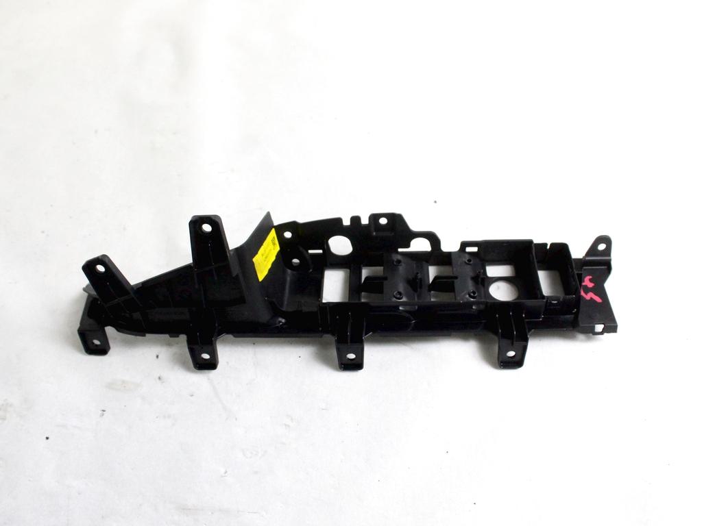 LR135007 MASCHERINA RIVESTIMENTO COMANDI PANNELLO PORTA ANTERIORE SINISTRA LAND ROVER RANGE ROVER EVOQUE L551 MHEV 2.0 I 4X4 110KW AUT 5P (2019) RICAMBIO USATO 