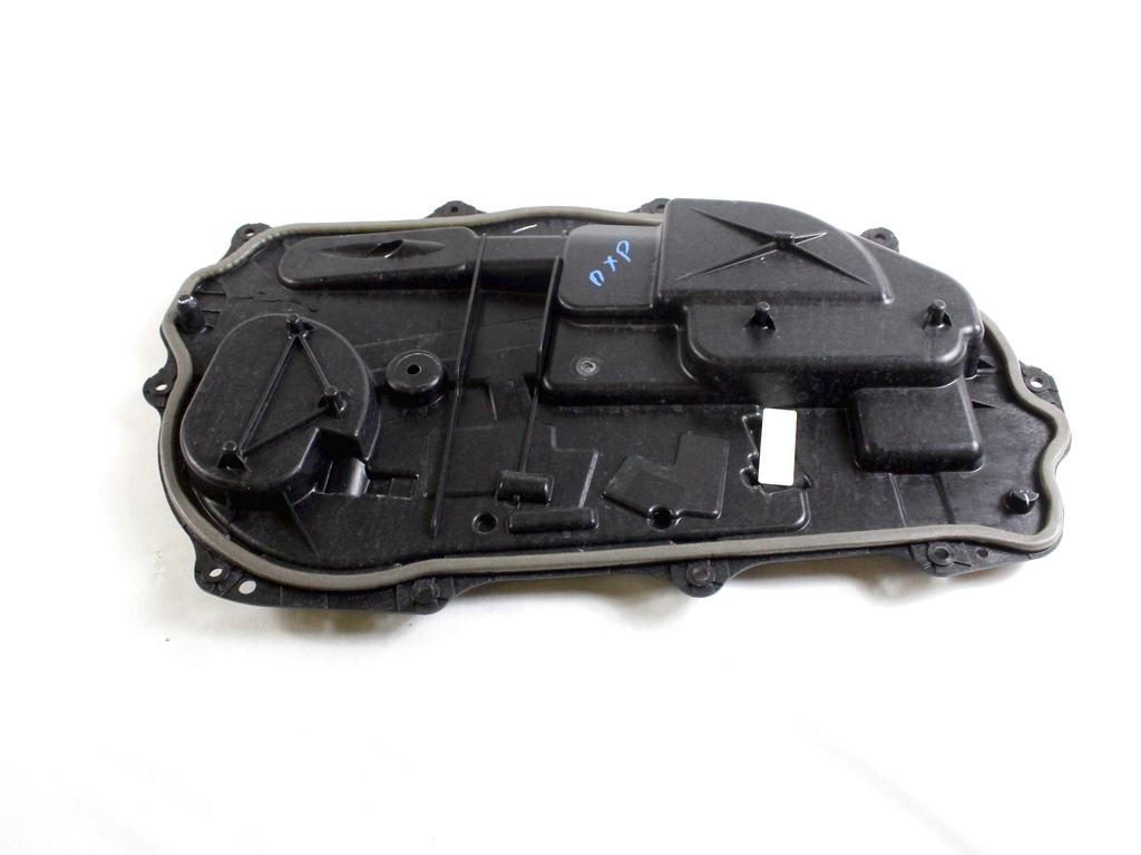 K8D2-24766-A PANNELLO SUPPORTO MECCANISMO ALZA-CRISTALLO PORTA POSTERIORE DESTRA LAND ROVER RANGE ROVER EVOQUE L551 MHEV 2.0 I 4X4 110KW AUT 5P (2019) RICAMBIO USATO