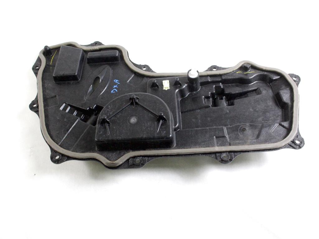 K8D2-21122-A  PANNELLO SUPPORTO MECCANISMO ALZA-CRISTALLO PORTA ANTERIORE DESTRA LAND ROVER RANGE ROVER EVOQUE L551 MHEV 2.0 I 4X4 110KW AUT 5P (2019) RICAMBIO USATO