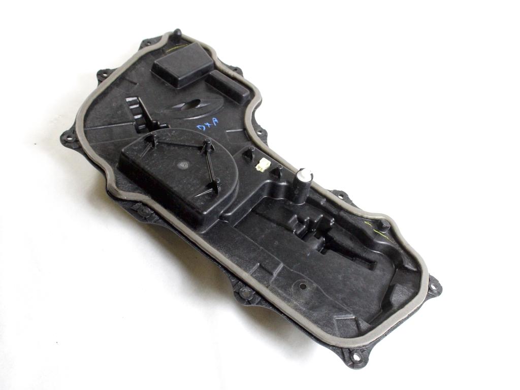 K8D2-21122-A  PANNELLO SUPPORTO MECCANISMO ALZA-CRISTALLO PORTA ANTERIORE DESTRA LAND ROVER RANGE ROVER EVOQUE L551 MHEV 2.0 I 4X4 110KW AUT 5P (2019) RICAMBIO USATO