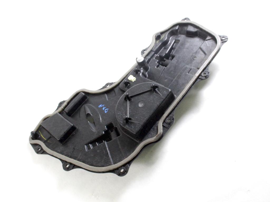 K8D2-21122-A  PANNELLO SUPPORTO MECCANISMO ALZA-CRISTALLO PORTA ANTERIORE DESTRA LAND ROVER RANGE ROVER EVOQUE L551 MHEV 2.0 I 4X4 110KW AUT 5P (2019) RICAMBIO USATO
