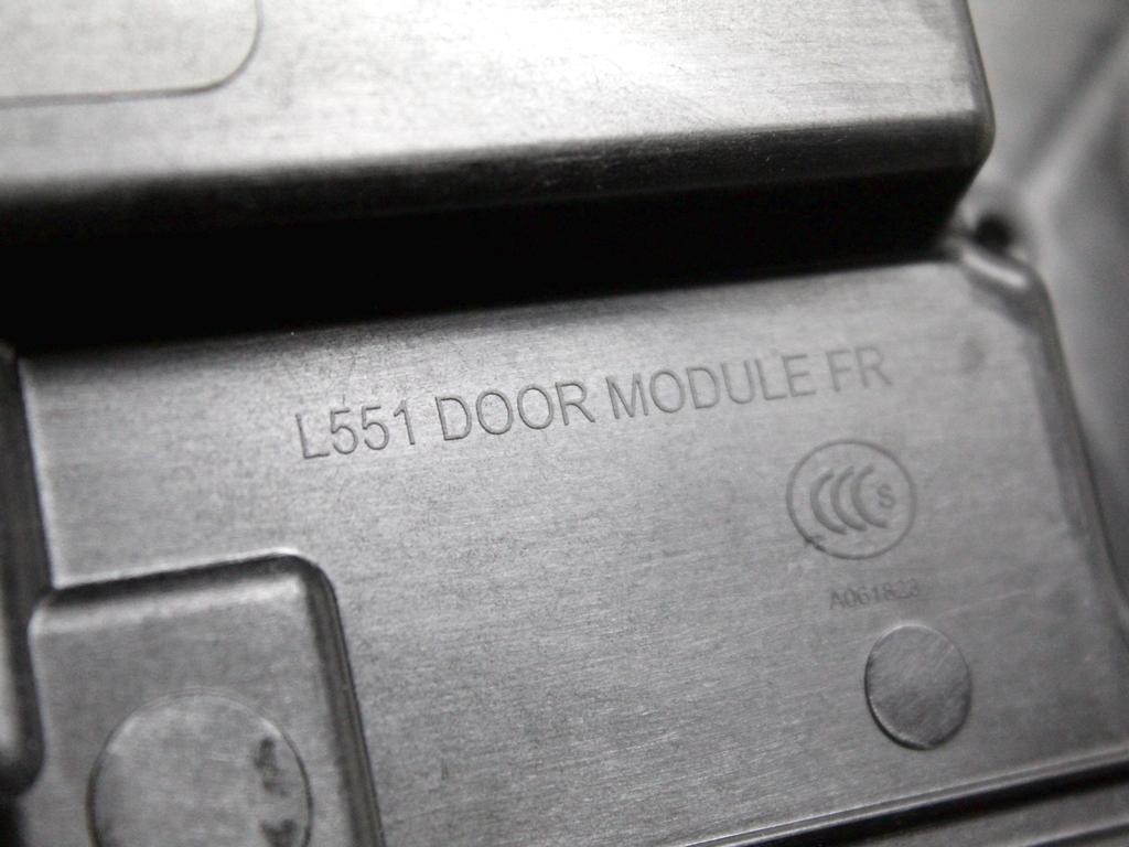 K8D2-21122-A  PANNELLO SUPPORTO MECCANISMO ALZA-CRISTALLO PORTA ANTERIORE DESTRA LAND ROVER RANGE ROVER EVOQUE L551 MHEV 2.0 I 4X4 110KW AUT 5P (2019) RICAMBIO USATO