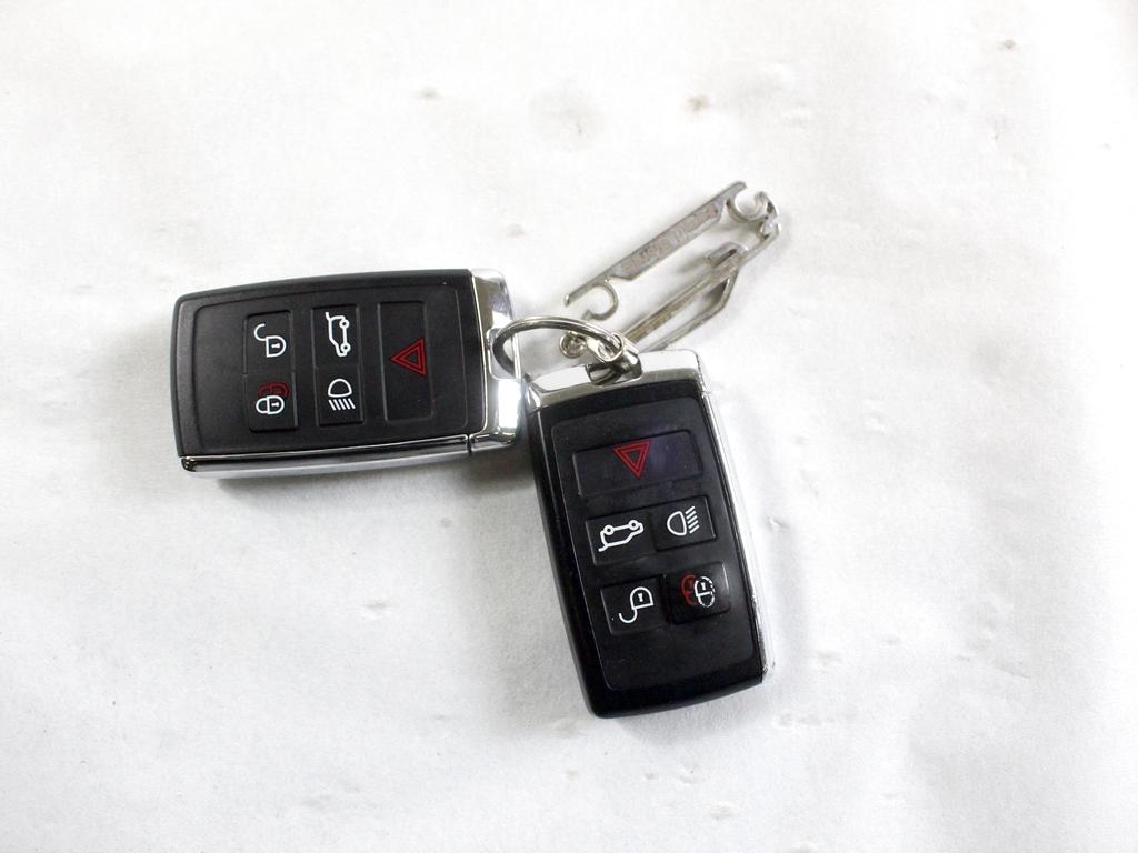 KY32-12B684-FBA KIT ACCENSIONE AVVIAMENTO LAND ROVER RANGE ROVER EVOQUE L551 MHEV 2.0 I 4X4 110KW AUT 5P (2019) RICAMBIO USATO CON CENTRALINA MOTORE,BLOCCHETTI ACCENSIONE APERTURA CON DOPPIA CHIAVE K8D2-19H440-AB, HPLA-3K772-AB, K8D2-14A073-AC