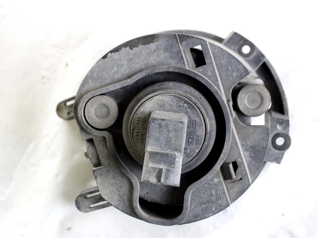 7701045717 FARO FANALE PROIETTORE FENDINEBBIA ANTERIORE DESTRO RENAULT TRAFIC 2.0 D 84KW 6M 2P (2007) RICAMBIO USATO 