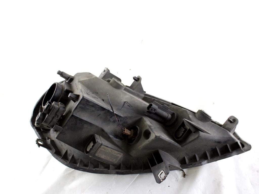 8200701353 FARO FANALE ANTERIORE DESTRO RENAULT TRAFIC 2.0 D 84KW 6M 2P (2007) RICAMBIO USATO 