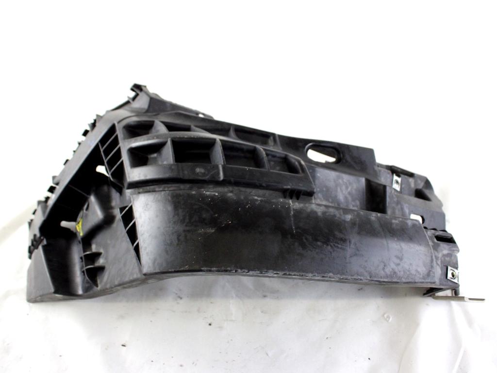 620340102R SUPPORTI PARAURTI ANTERIORE LATO DESTRO RENAULT TRAFIC 2.0 D 84KW 6M 2P (2007) RICAMBIO USATO