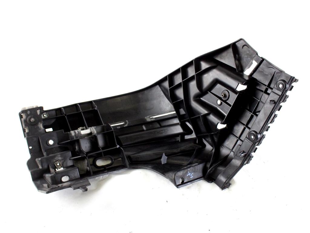620350102R SUPPORTI PARAURTI ANTERIORE LATO SINISTRO RENAULT TRAFIC 2.0 D 84KW 6M 2P (2007) RICAMBIO USATO