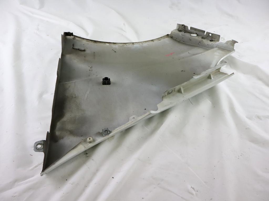 7782524467 PARAFANGO ANTERIORE DESTRO RENAULT TRAFIC 2.0 D 84KW 6M 2P (2007) RICAMBIO USATO