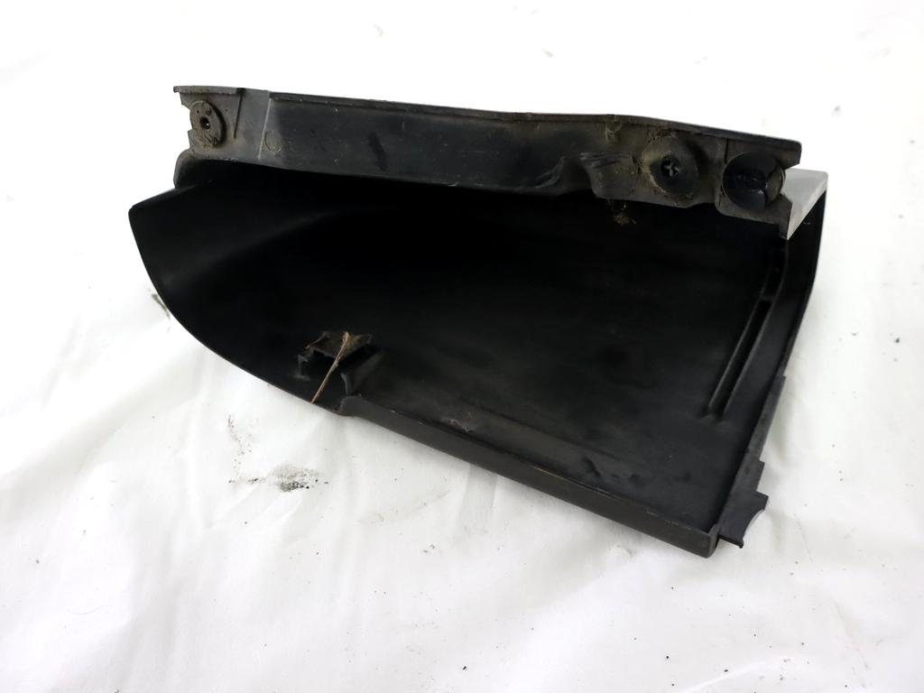 8200229880 MODANATURA SUPERIORE FARO FANALE POSTERIORE DESTRO RENAULT TRAFIC 2.0 D 84KW 6M 2P (2007) RICAMBIO USATO