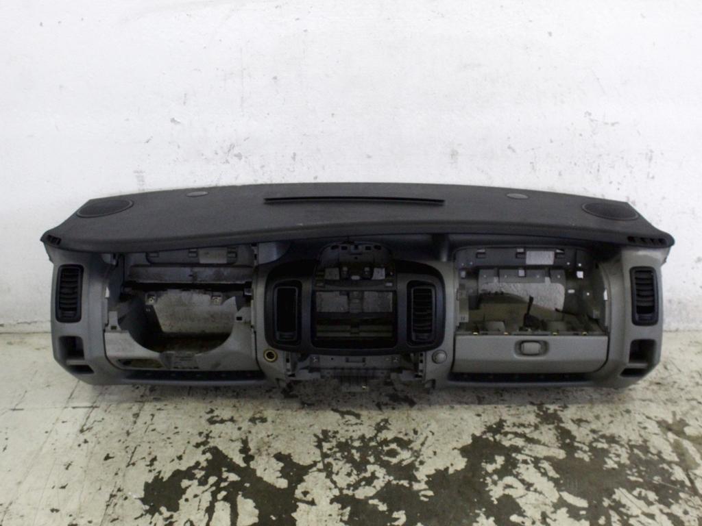8200191903 CRUSCOTTO RENAULT TRAFIC 2.0 D 84KW 6M 2P (2007) RICAMBIO USATO