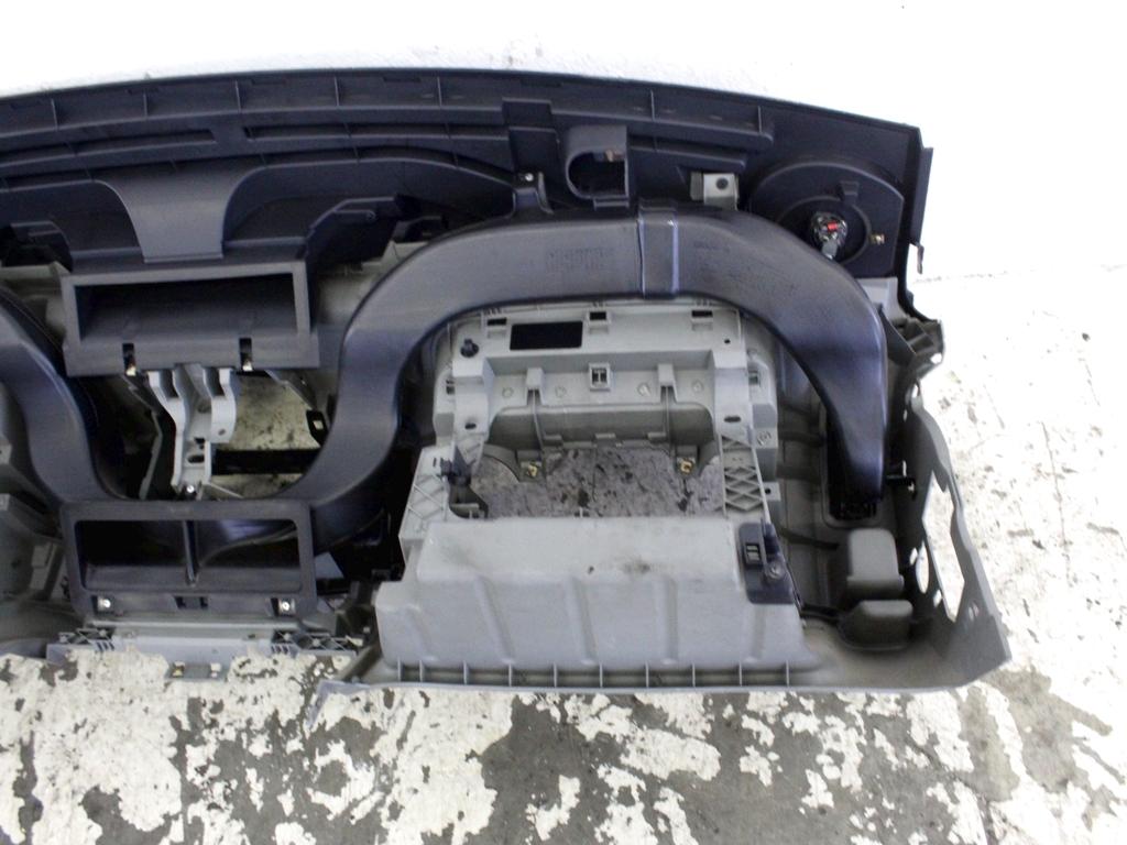 8200191903 CRUSCOTTO RENAULT TRAFIC 2.0 D 84KW 6M 2P (2007) RICAMBIO USATO