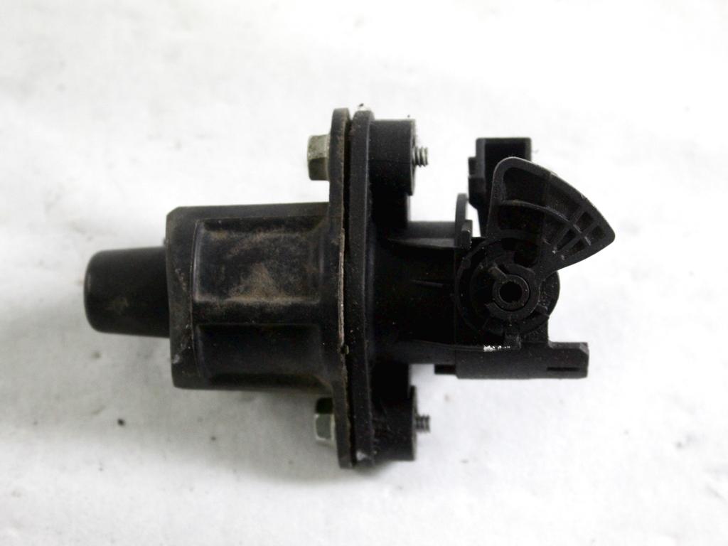 B000642080 COMANDO INTERRUTTORE PORTELLONE COFANO POSTERIORE BAULE CITROEN C1 1.0 B 50KW 5M 5P (2007) RICAMBIO USATO