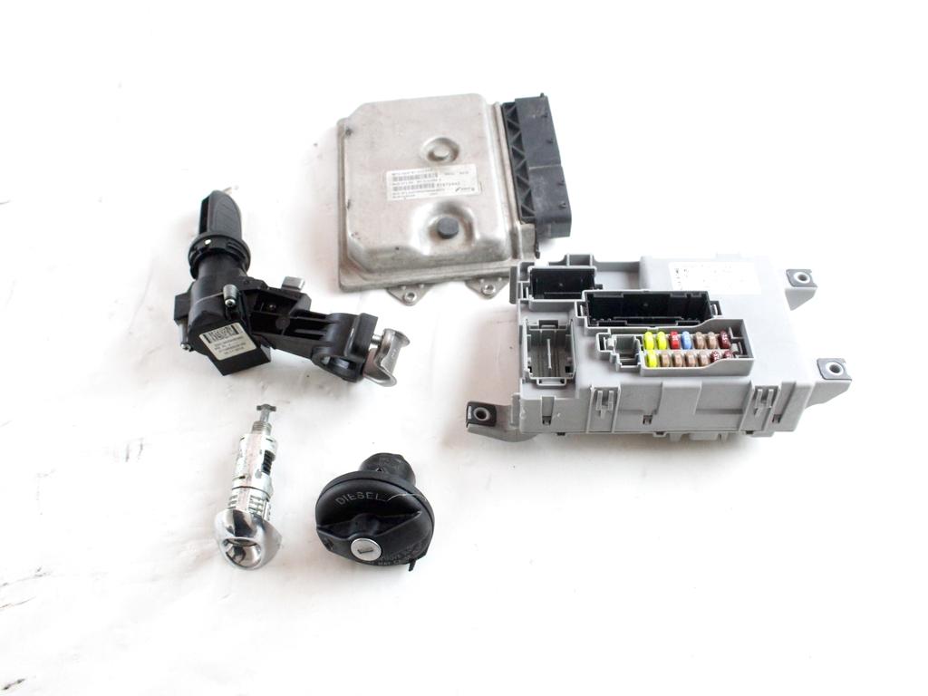 51872442 KIT ACCENSIONE AVVIAMENTO ALFA ROMEO MITO 1.3 D 70KW 6M 3P (2010) RICAMBIO USATO CON CENTRALINA MOTORE, BLOCCHETTI ACCENSIONE APERTURA CON CHIAVE 50518121