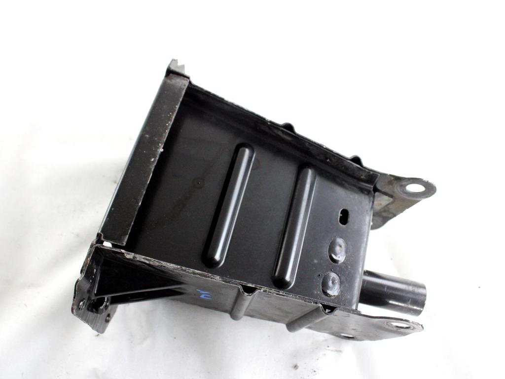 130500220 STAFFA SUPPORTO TRAVERSA PARAURTI ANTERIORE LATO DESTRO MERCEDES CLASSE A180 W169 2.0 D 80KW AUT 5P (2009) RICAMBIO USATO 