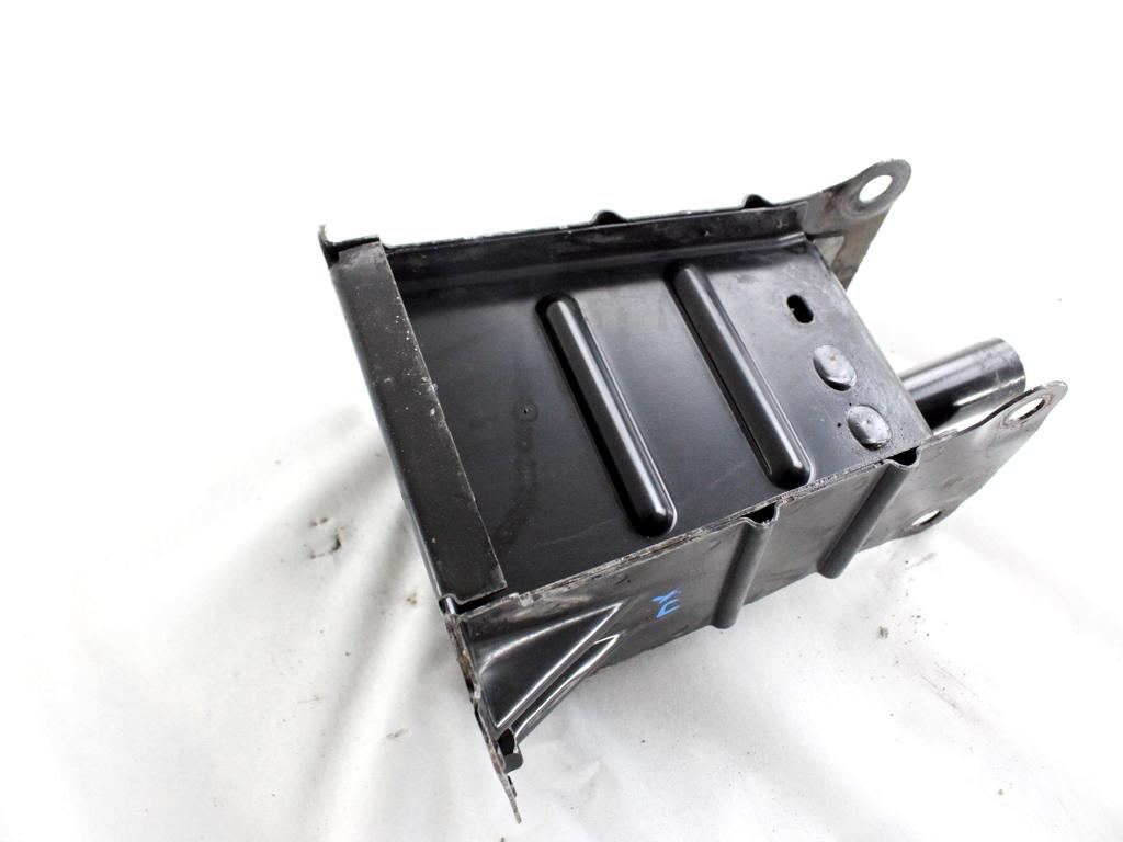 130500220 STAFFA SUPPORTO TRAVERSA PARAURTI ANTERIORE LATO DESTRO MERCEDES CLASSE A180 W169 2.0 D 80KW AUT 5P (2009) RICAMBIO USATO 