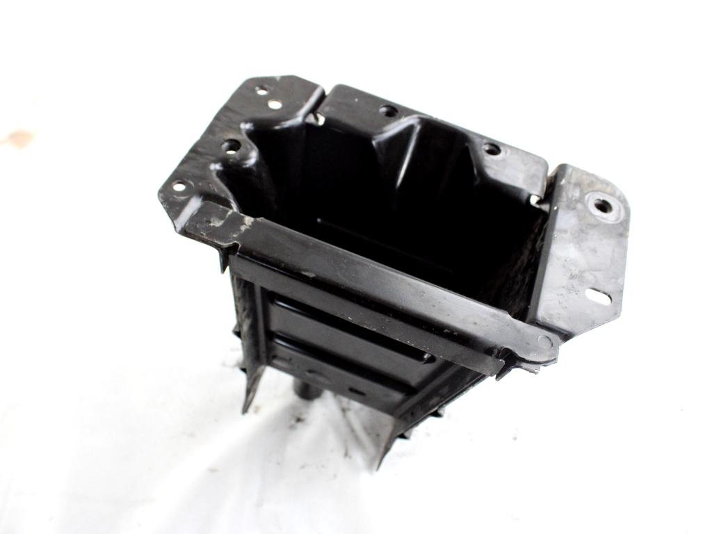 130500220 STAFFA SUPPORTO TRAVERSA PARAURTI ANTERIORE LATO DESTRO MERCEDES CLASSE A180 W169 2.0 D 80KW AUT 5P (2009) RICAMBIO USATO 