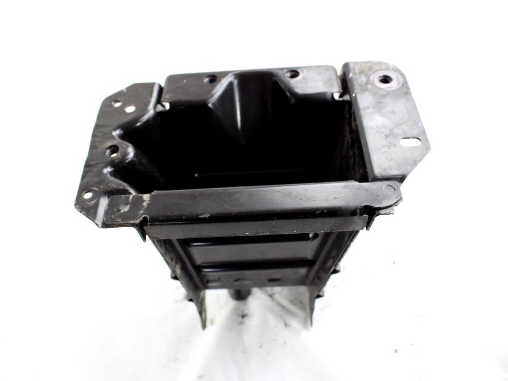 130500220 STAFFA SUPPORTO TRAVERSA PARAURTI ANTERIORE LATO DESTRO MERCEDES CLASSE A180 W169 2.0 D 80KW AUT 5P (2009) RICAMBIO USATO 