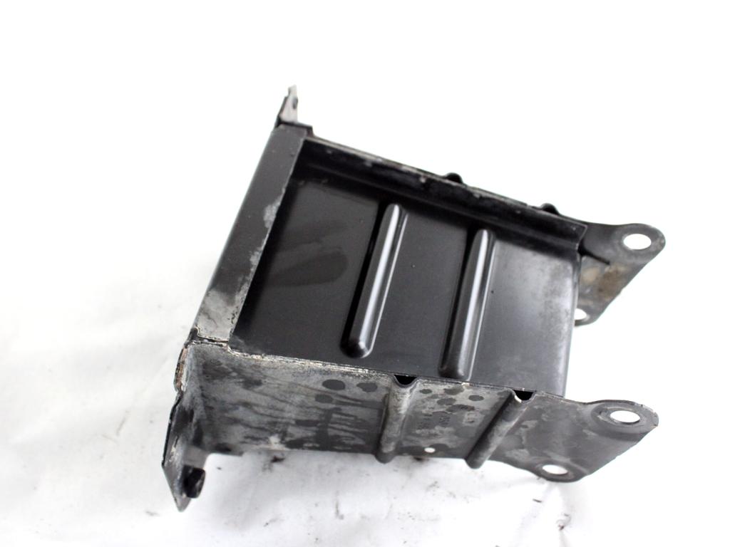 130500210 STAFFA SUPPORTO TRAVERSA PARAURTI ANTERIORE LATO SINISTRO MERCEDES CLASSE A180 W169 2.0 D 80KW AUT 5P (2009) RICAMBIO USATO 