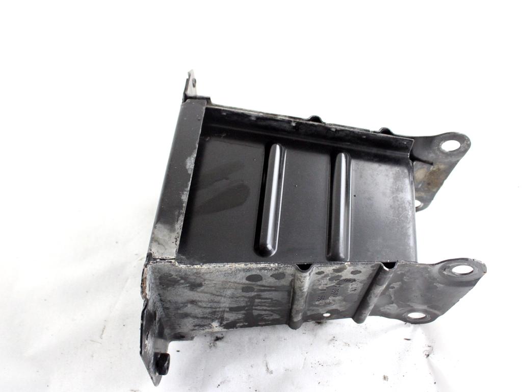 130500210 STAFFA SUPPORTO TRAVERSA PARAURTI ANTERIORE LATO SINISTRO MERCEDES CLASSE A180 W169 2.0 D 80KW AUT 5P (2009) RICAMBIO USATO 