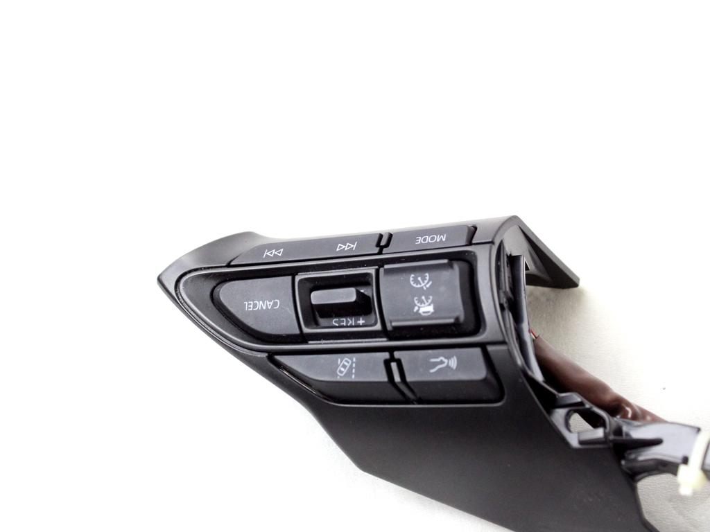 84250K0040C5 COMANDI AL VOLANTE MULTIFUNZIONE TOYOTA YARIS P21 1.5 I 68KW AUT 5P (2021) RICAMBIO USATO