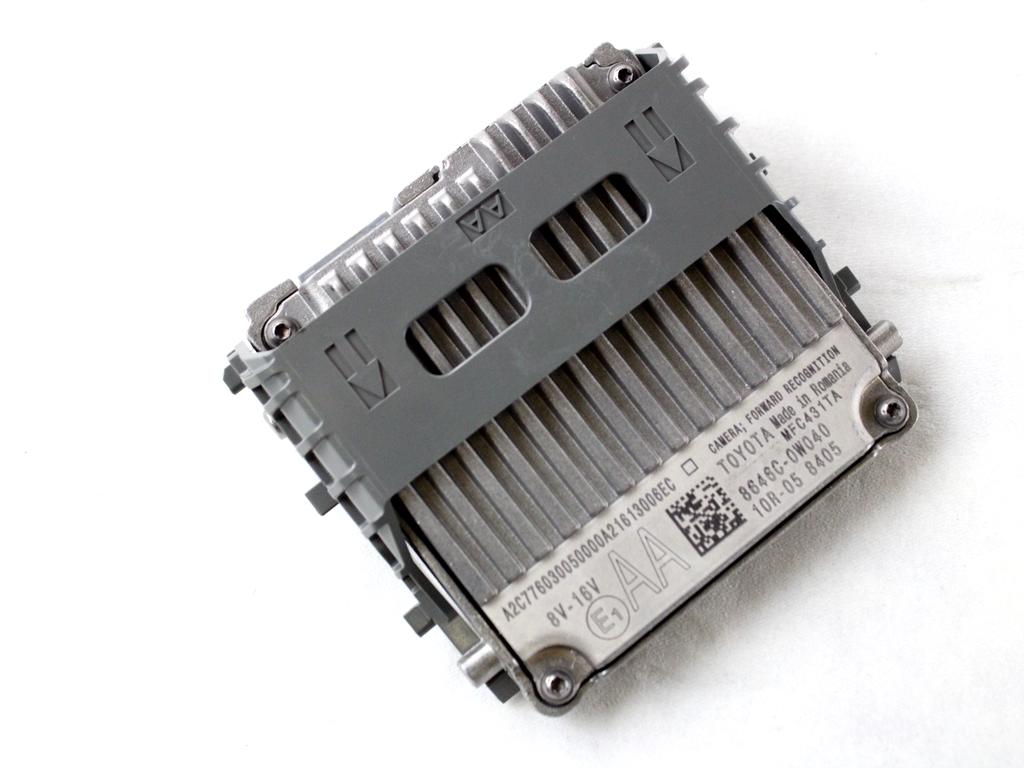 8646C-0W040 TELECAMERA ANTERIORE LANE ASSIST TOYOTA YARIS P21 1.5 I 68KW AUT 5P (2021) RICAMBIO USATO