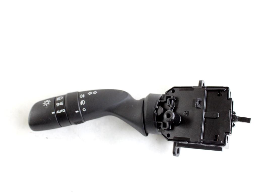 8432902020 DEVIOLUCI GRUPPO DI COMANDO LUCI TOYOTA YARIS P21 1.5 I 68KW AUT 5P (2021) RICAMBIO USATO