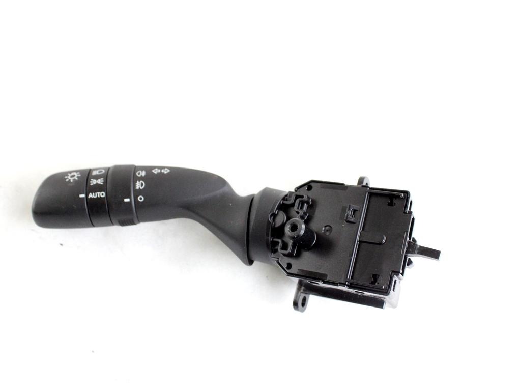 8432902020 DEVIOLUCI GRUPPO DI COMANDO LUCI TOYOTA YARIS P21 1.5 I 68KW AUT 5P (2021) RICAMBIO USATO