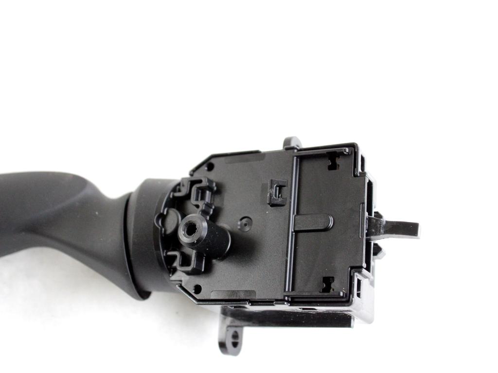 8432902020 DEVIOLUCI GRUPPO DI COMANDO LUCI TOYOTA YARIS P21 1.5 I 68KW AUT 5P (2021) RICAMBIO USATO