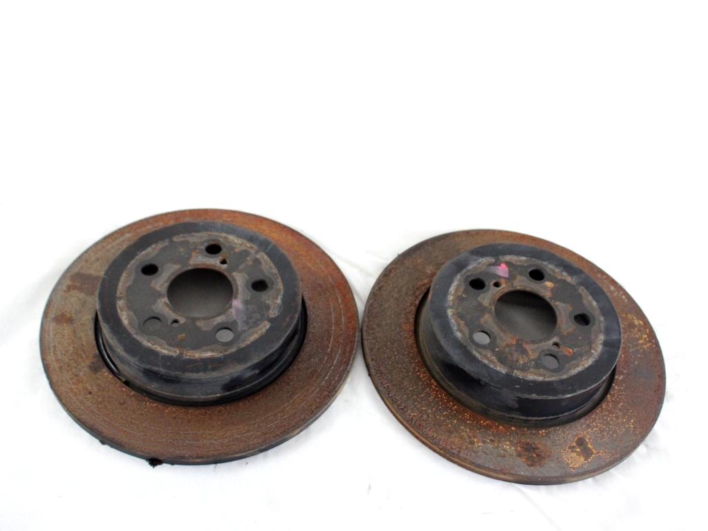 42431K0010 COPPIA DISCHI FRENO POSTERIORI TOYOTA YARIS P21 1.5 I 68KW AUT 5P (2021) RICAMBIO USATO