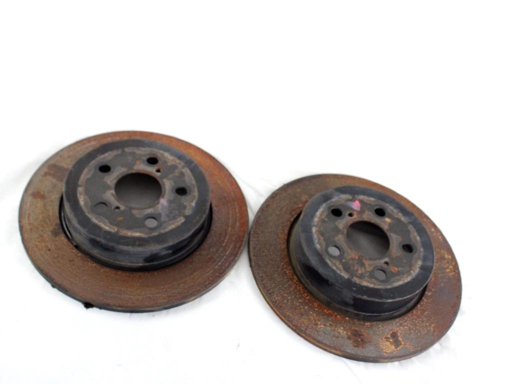 42431K0010 COPPIA DISCHI FRENO POSTERIORI TOYOTA YARIS P21 1.5 I 68KW AUT 5P (2021) RICAMBIO USATO