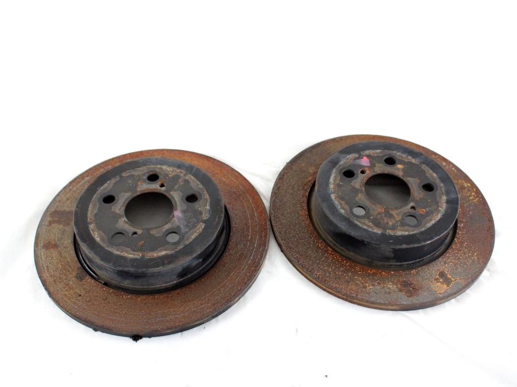 42431K0010 COPPIA DISCHI FRENO POSTERIORI TOYOTA YARIS P21 1.5 I 68KW AUT 5P (2021) RICAMBIO USATO
