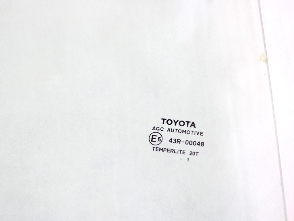 68103K0010 VETRO SCENDENTE PORTA POSTERIORE DESTRA TOYOTA YARIS P21 1.5 I 68KW AUT 5P (2021) RICAMBIO USATO