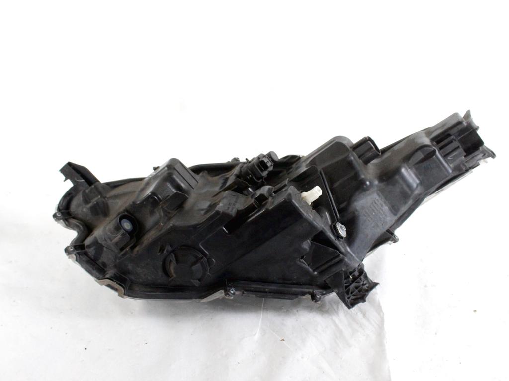 81110-K0080 FARO FANALE ANTERIORE DESTRO LED TOYOTA YARIS P21 1.5 I 68KW AUT 5P (2021) RICAMBIO USATO SUPPORTI DANNEGGIATI