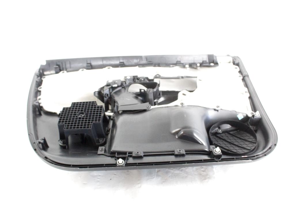 67610-K0100 PANNELLO INTERNO PORTA ANTERIORE LATO DESTRO TOYOTA YARIS P21 1.5 I 68KW AUT 5P (2021) RICAMBIO USATO