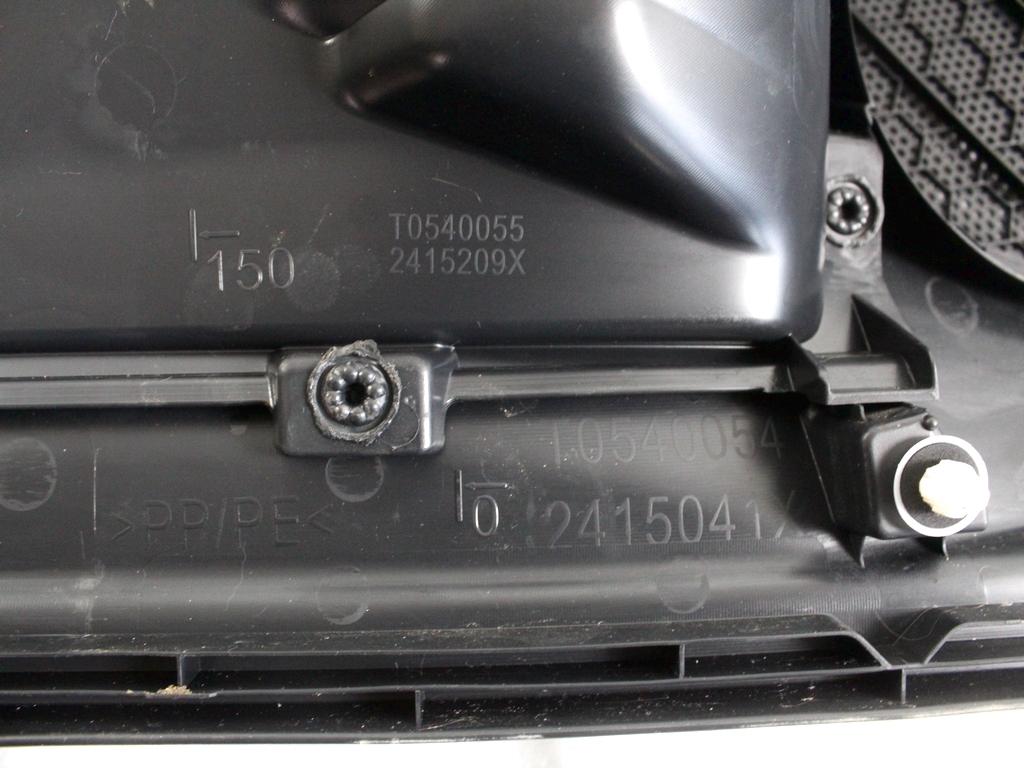 67610-K0100 PANNELLO INTERNO PORTA ANTERIORE LATO DESTRO TOYOTA YARIS P21 1.5 I 68KW AUT 5P (2021) RICAMBIO USATO