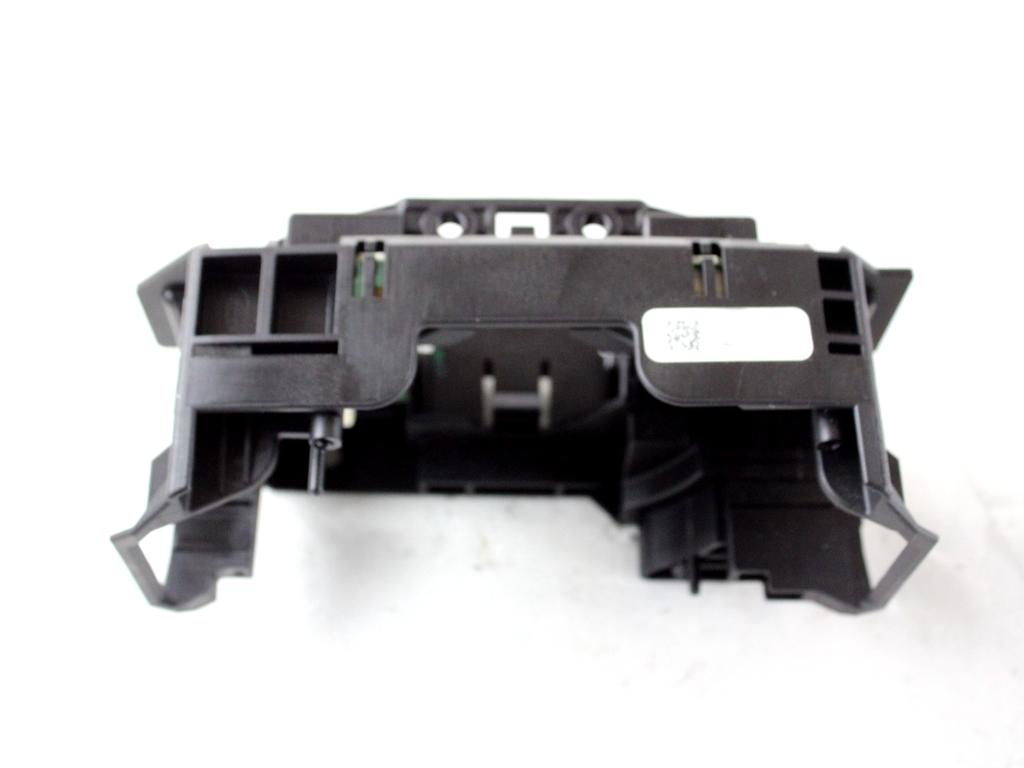 GX73-13N064-FA SUPPORTO DEVIOLUCI JAGUAR XE X760 2.0 D 132KW AUT 4P (2015) RICAMBIO USATO