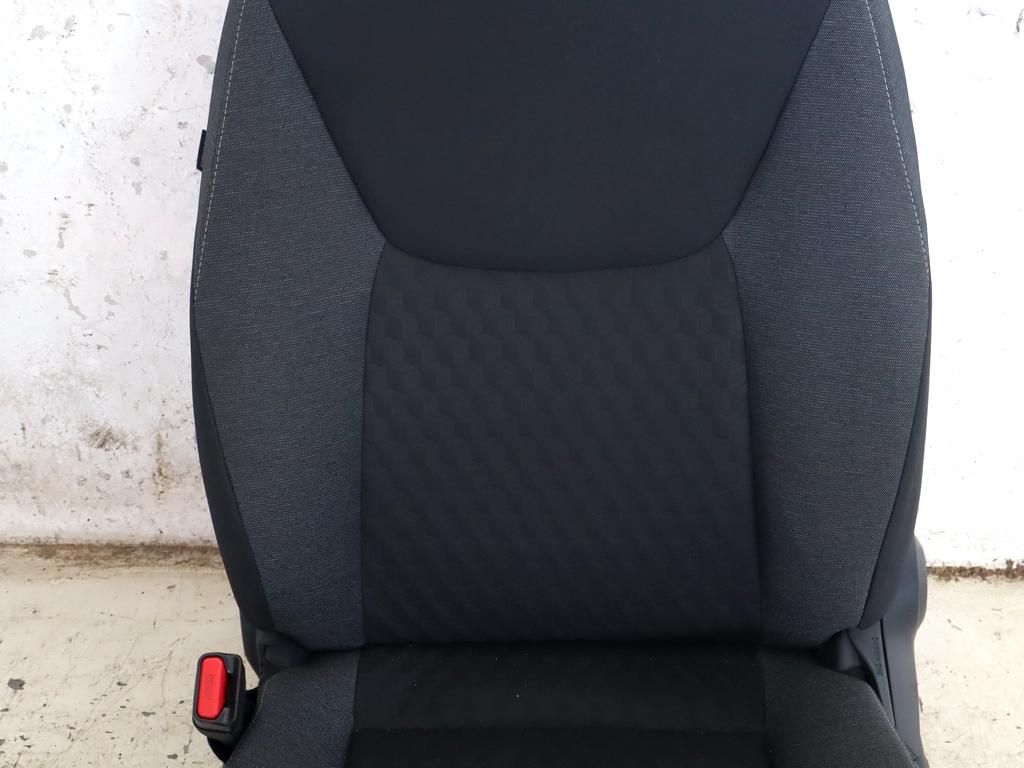 71014K0030 SEDILE ANTERIORE SINISTRO GUIDATORE TOYOTA YARIS P21 1.5 I 68KW AUT 5P (2021) RICAMBIO USATO