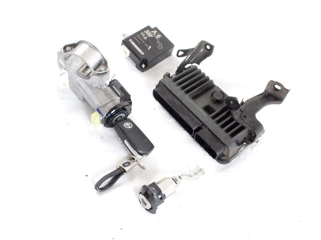 89661-K0081 KIT ACCENSIONE AVVIAMENTO TOYOTA YARIS P21 1.5 I 68KW AUT 5P (2021) RICAMBIO USATO CON CENTRALINA MOTORE, BLOCCHETTI ACCENSIONE APERTURA CON CHIAVE 897A0-K0011