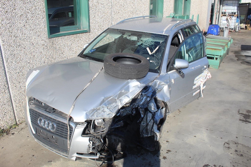 AUDI A4 SW 2.0 D 103KW 6M 5P (2005) RICAMBIO USATO 