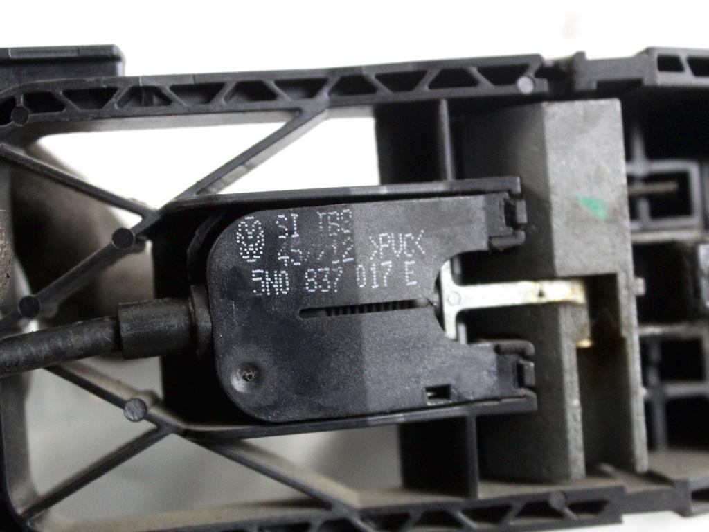 5G0837206NGRU MANIGLIA ESTERNA PORTA ANTERIORE DESTRA VOLKSWAGEN GOLF 7 2.0 D 110KW 6M 5P (2013) RICAMBIO USATO