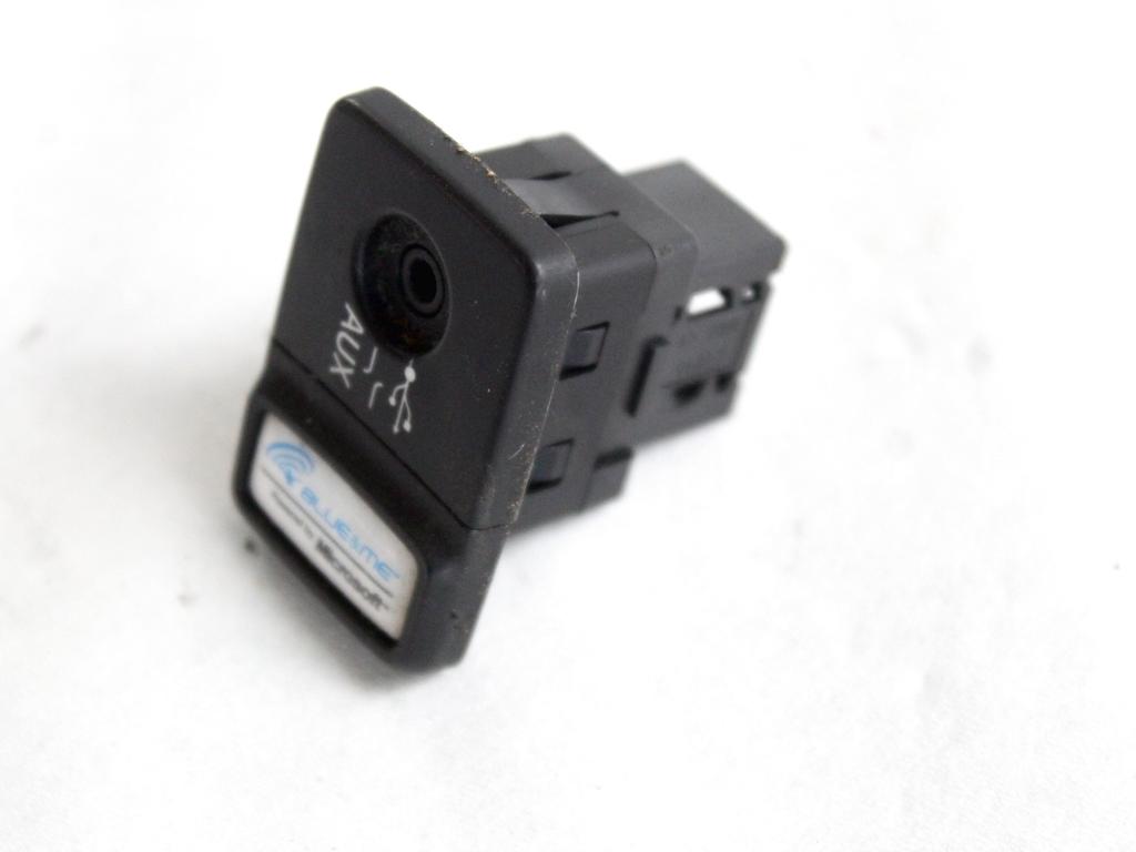 735531771 PORTA INGRESSO USB FIAT PUNTO EVO 1.2 B 51KW 5M 3P (2011) RICAMBIO USATO