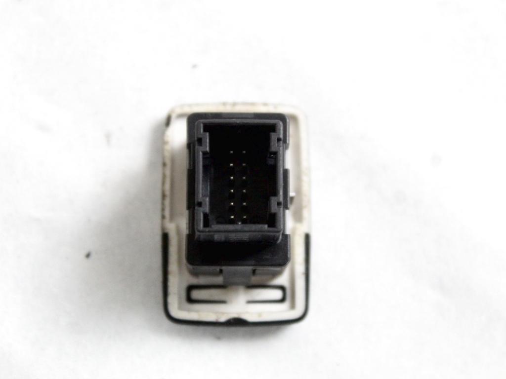 735531771 PORTA INGRESSO USB FIAT PUNTO EVO 1.2 B 51KW 5M 3P (2011) RICAMBIO USATO