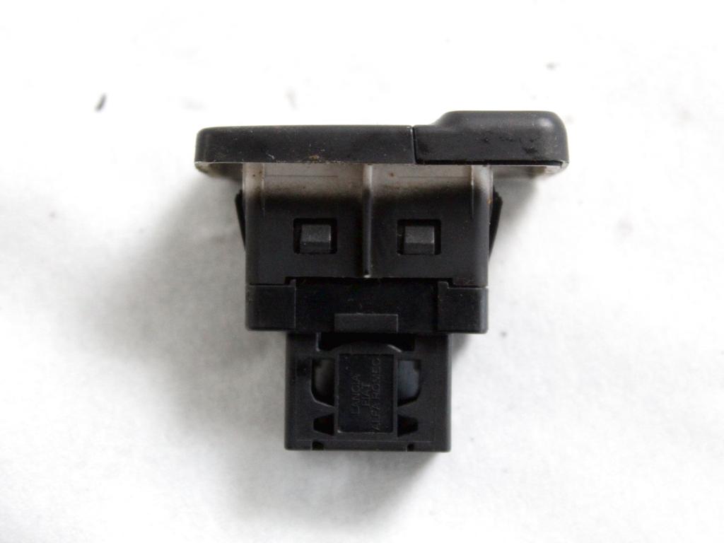 735531771 PORTA INGRESSO USB FIAT PUNTO EVO 1.2 B 51KW 5M 3P (2011) RICAMBIO USATO
