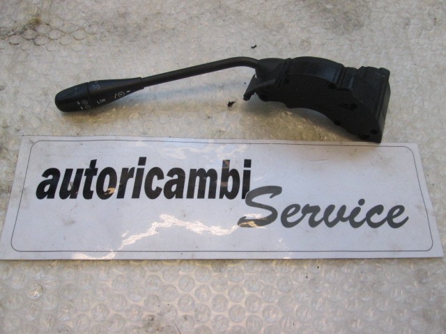 MULTIFUNKCIJSKI VOLAN OEM N. A0085452524 ORIGINAL REZERVNI DEL MERCEDES CLASSE E W211 S211 BER/SW (03/2002 - 05/2006) DIESEL LETNIK 2004