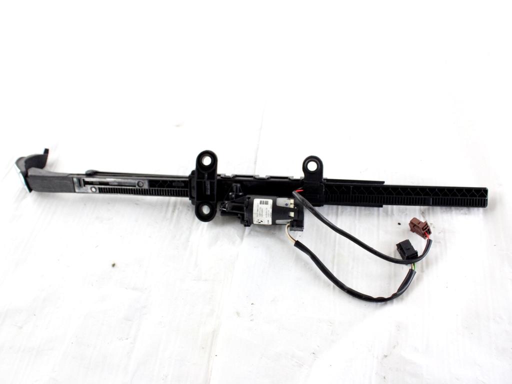 72117330779 MOTORINO MECCANISMO REGOLAZIONE CINTURA DI SICUREZZA ANTERIORE LATO SINISTRO BMW SERIE 3 320D E92 2.0 D 135KW 6M 2P (2011) RICAMBIO USATO